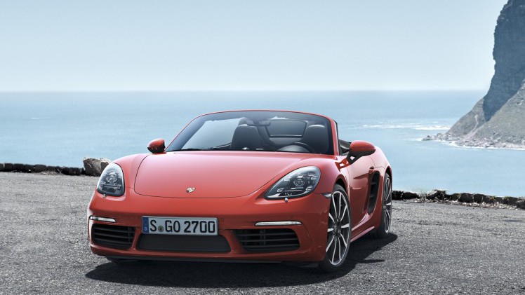 Porsche maakt facelift Boxster officieel met de presentatie van de 718 Boxster, die vanaf mei 2016 mag rekenen op een 2.0 of 2.5 liter turboboxermotor met vier cilinders.