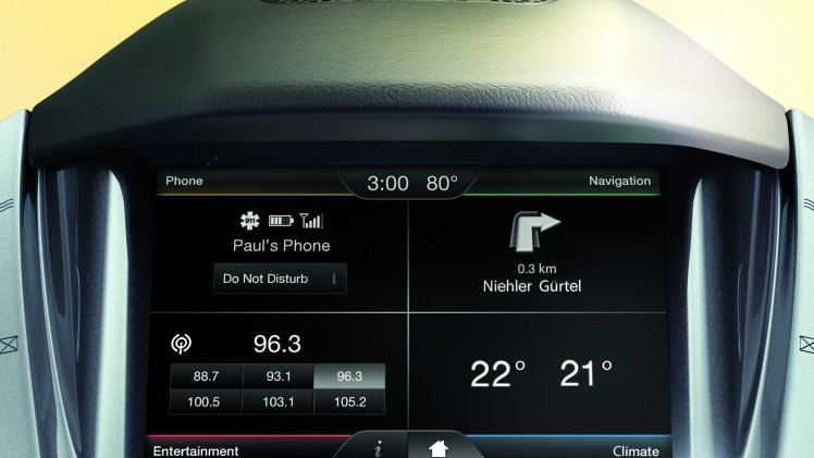 Ford Grand Tourneo Compact en Tourneo Connect voor 2015 opgefrist met nieuwe 1.5 TDCi diesel en extra rijassistentiesystemen.