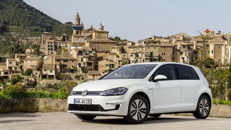 De achtste generatie van de Volkswagen Golf komt er niet in een elektrische versie.