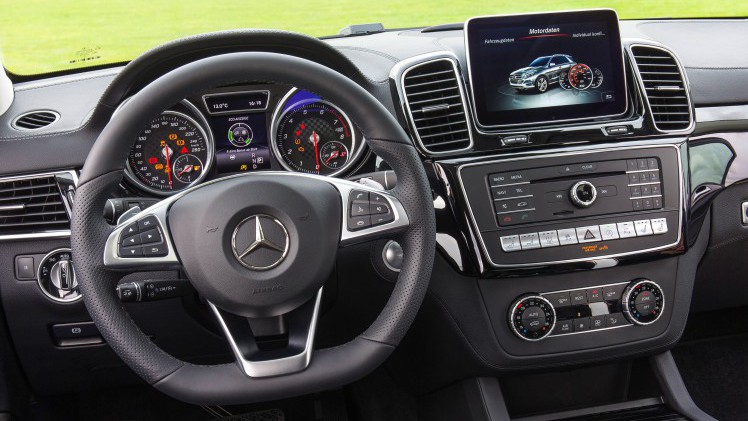 Een derde AMG-uitvoering voor de GLE. Naast de 63 met 557 pk en de 63 S met 585 pk komt er nu de GLE 450 AMG 4Matic met 367 pk.