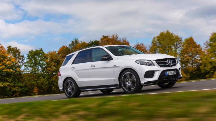 Een derde AMG-uitvoering voor de GLE. Naast de 63 met 557 pk en de 63 S met 585 pk komt er nu de GLE 450 AMG 4Matic met 367 pk.