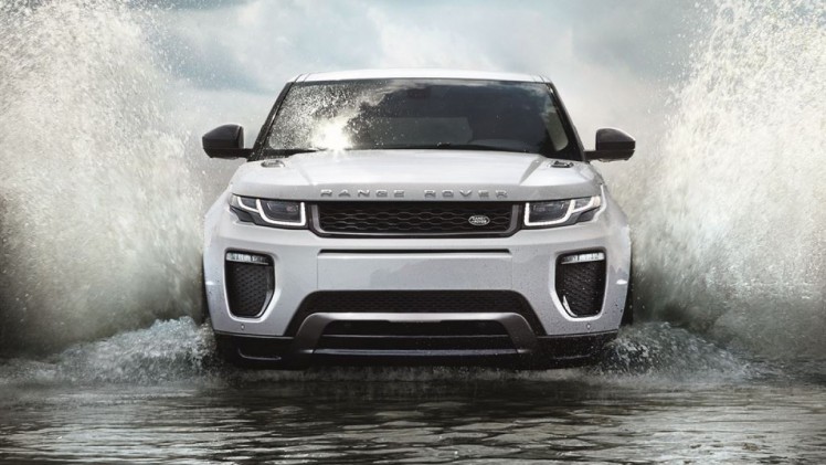 Range Rover Evoque MY 2017 is in het nieuwe modeljaar beschikbaar met nieuwe lakkleuren, het InControl Touch Pro 10.2 infotainmentsysteem en kan besteld worden met het Graphite Design Pack. Kies maar!