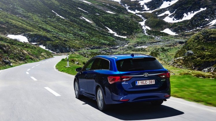 Autotest Toyota Avensis 1.6 D-4D Touring Sports met het faceliftmodel van de Avensis en de zuinige BMW-diesel die in aanmerking komt voor 20% bijtelling.