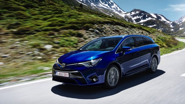 Autotest Toyota Avensis 1.6 D-4D Touring Sports met het faceliftmodel van de Avensis en de zuinige BMW-diesel die in aanmerking komt voor 20% bijtelling.