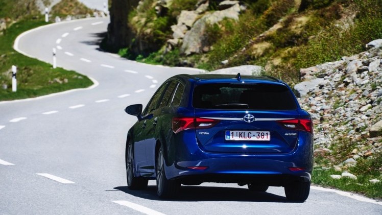 Autotest Toyota Avensis 1.6 D-4D Touring Sports met het faceliftmodel van de Avensis en de zuinige BMW-diesel die in aanmerking komt voor 20% bijtelling.