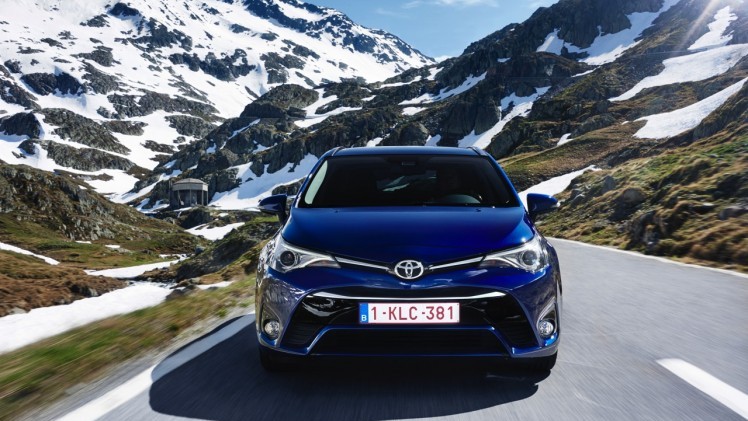 Autotest Toyota Avensis 1.6 D-4D Touring Sports met het faceliftmodel van de Avensis en de zuinige BMW-diesel die in aanmerking komt voor 20% bijtelling.