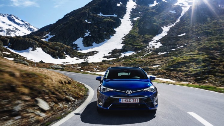 Autotest Toyota Avensis 1.6 D-4D Touring Sports met het faceliftmodel van de Avensis en de zuinige BMW-diesel die in aanmerking komt voor 20% bijtelling.