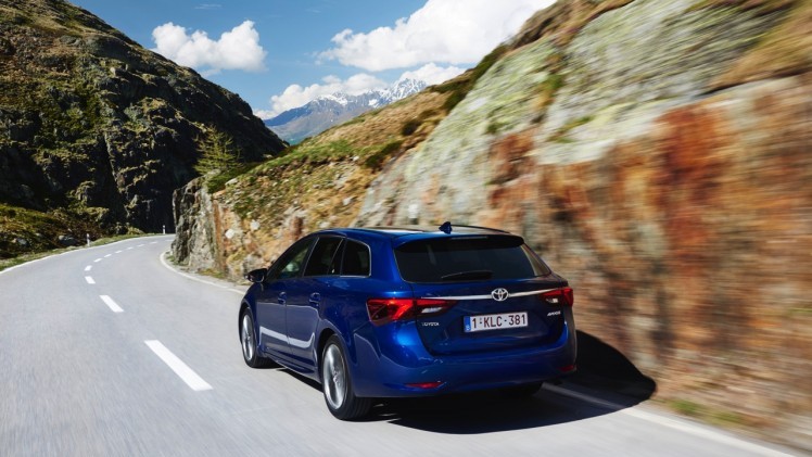 Autotest Toyota Avensis 1.6 D-4D Touring Sports met het faceliftmodel van de Avensis en de zuinige BMW-diesel die in aanmerking komt voor 20% bijtelling.