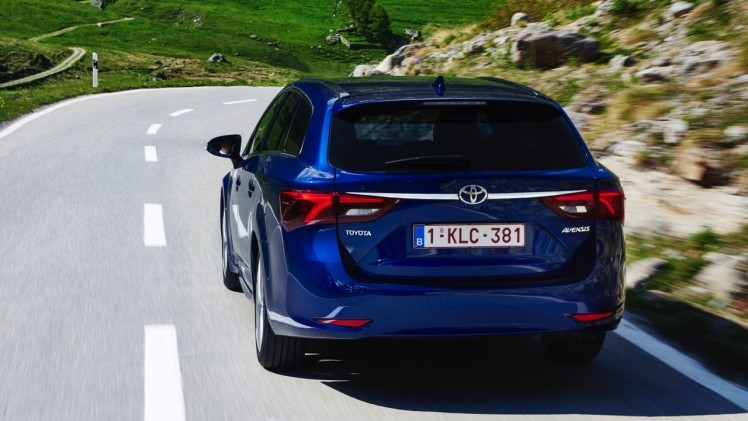 Autotest Toyota Avensis 1.6 D-4D Touring Sports met het faceliftmodel van de Avensis en de zuinige BMW-diesel die in aanmerking komt voor 20% bijtelling.