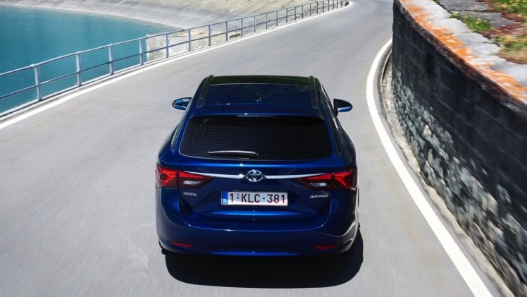 Autotest Toyota Avensis 1.6 D-4D Touring Sports met het faceliftmodel van de Avensis en de zuinige BMW-diesel die in aanmerking komt voor 20% bijtelling.