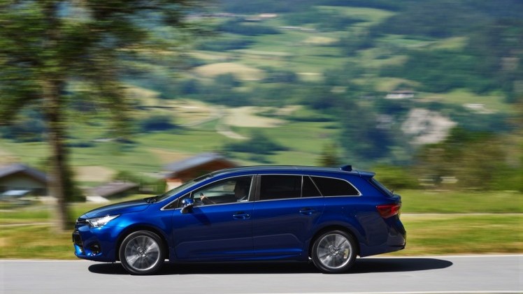 Autotest Toyota Avensis 1.6 D-4D Touring Sports met het faceliftmodel van de Avensis en de zuinige BMW-diesel die in aanmerking komt voor 20% bijtelling.