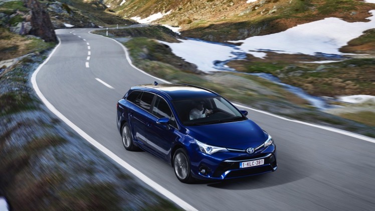 Autotest Toyota Avensis 1.6 D-4D Touring Sports met het faceliftmodel van de Avensis en de zuinige BMW-diesel die in aanmerking komt voor 20% bijtelling.