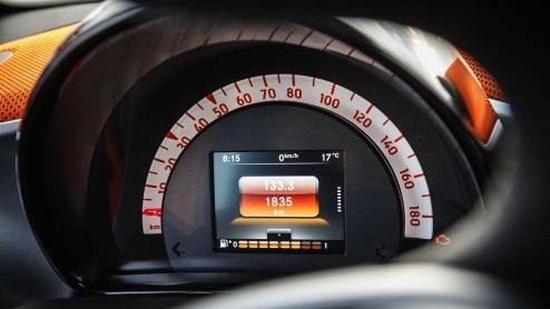 Autotest nieuwe smart fortwo met 70 pk en 90 pk, die vanaf 22 november 2014 in de Nederlandse showrooms staat.