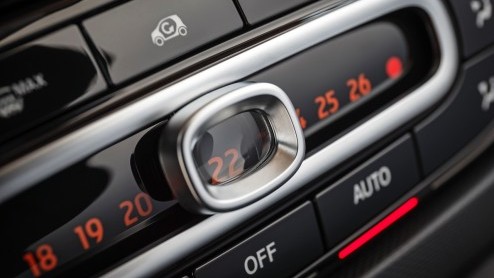 Autotest nieuwe smart fortwo met 70 pk en 90 pk, die vanaf 22 november 2014 in de Nederlandse showrooms staat.