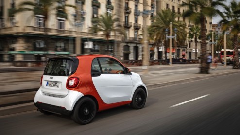 Autotest nieuwe smart fortwo met 70 pk en 90 pk, die vanaf 22 november 2014 in de Nederlandse showrooms staat.