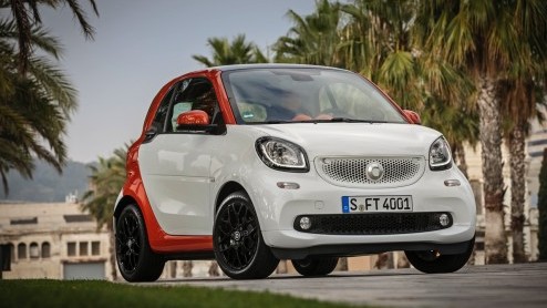 Autotest nieuwe smart fortwo met 70 pk en 90 pk, die vanaf 22 november 2014 in de Nederlandse showrooms staat.