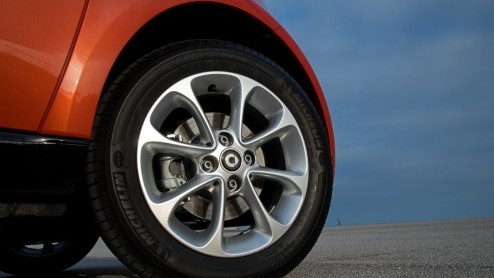 Autotest nieuwe smart fortwo met 70 pk en 90 pk, die vanaf 22 november 2014 in de Nederlandse showrooms staat.