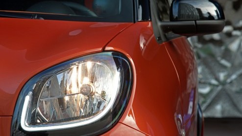 Autotest nieuwe smart fortwo met 70 pk en 90 pk, die vanaf 22 november 2014 in de Nederlandse showrooms staat.