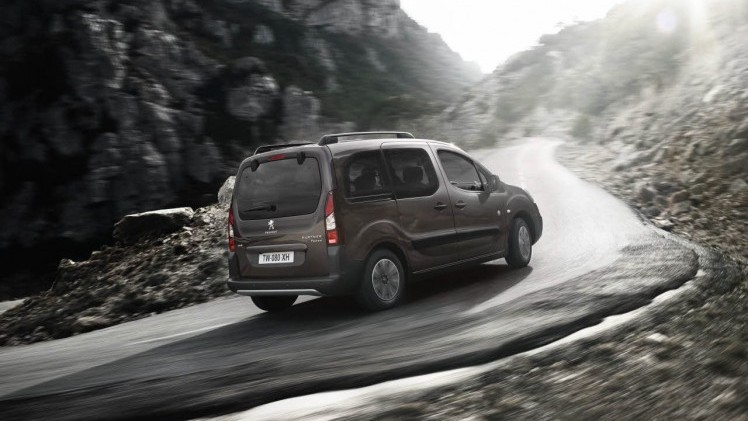 Introductie Peugeot Partner Tepee nabij. Begin juni maken we de eerste kilometers, nu de eerste details en uitrusting op een rij.