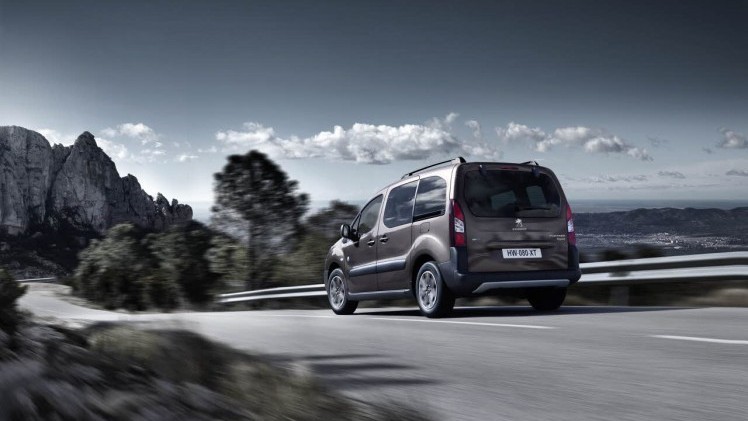 Introductie Peugeot Partner Tepee nabij. Begin juni maken we de eerste kilometers, nu de eerste details en uitrusting op een rij.