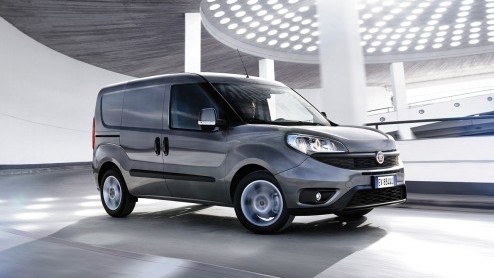 Fiat introduceert nieuwe Doblo, met meer functionaliteit, drie zitplaatsen voorin en zuinige Multijet en EcoJet motoren.