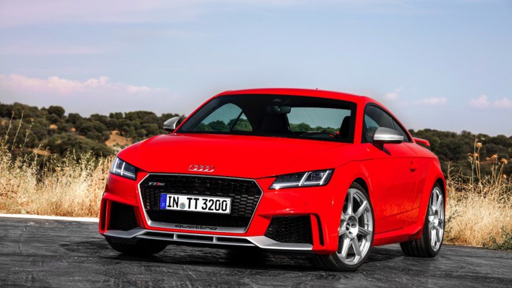 Autotest Audi TT RS 2.5 TFSI, de nieuwe generatie TT RS met compleet herziene vijfcilinder. Worden wij vrolijk van 400 pk en een sportuilaat? We gaan rijden!