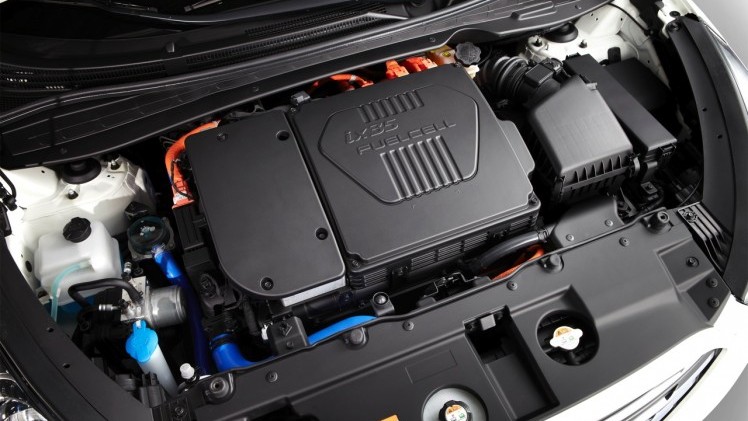 Hyundai ontwikkelt nieuwe waterstofauto in 2018. De eerste exemplaren van de ix35 Fuel Cell FCEV zijn inmiddels in Nederland uitgeleverd.
