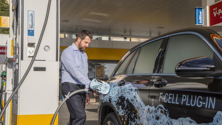 Mercedes helpt mee aan het opzetten van een aantal waterstofstation in Duitsland.