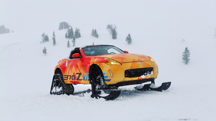 Bij Nissan maakten ze een knotsgekke sneeuwmobiel van de 370Z roadster.