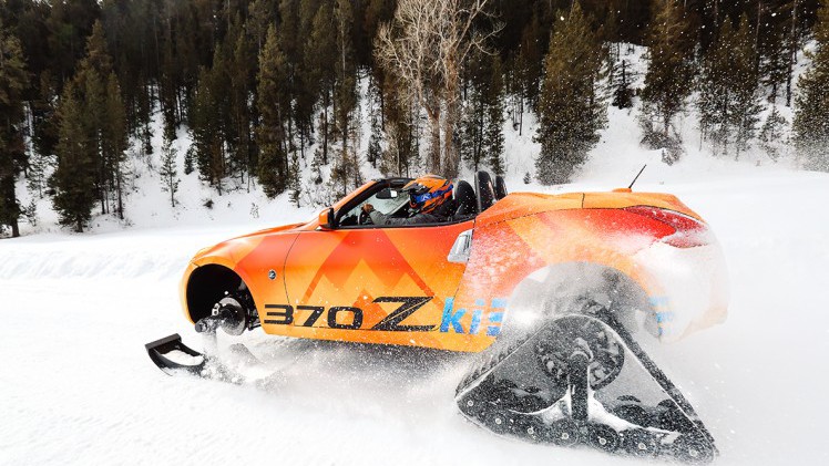Bij Nissan maakten ze een knotsgekke sneeuwmobiel van de 370Z roadster.