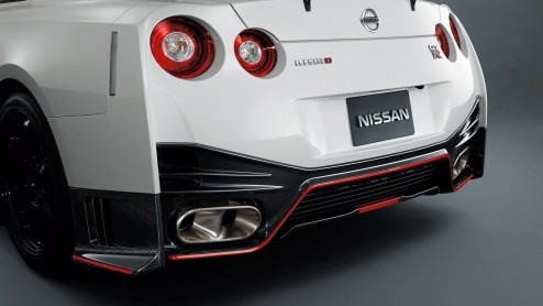 Nissan heeft de GT-R Nismo onthuld. Met een tot 600 pk en 652 Nm getunede 3.8 liter V6 doet de ber GT-R een rondje Nrburgring in slechts 7:08.679.