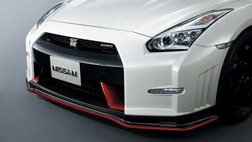 Nissan heeft de GT-R Nismo onthuld. Met een tot 600 pk en 652 Nm getunede 3.8 liter V6 doet de ber GT-R een rondje Nrburgring in slechts 7:08.679.