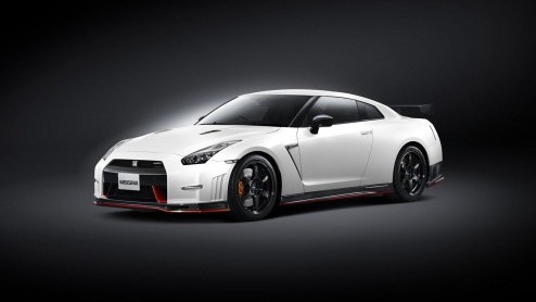 Nissan heeft de GT-R Nismo onthuld. Met een tot 600 pk en 652 Nm getunede 3.8 liter V6 doet de ber GT-R een rondje Nrburgring in slechts 7:08.679.