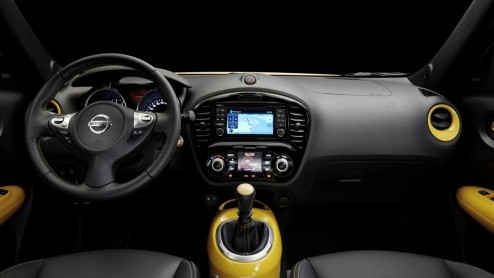 Facelift Nissan Juke een feit. Op details gewijzigd, maar wel veel nieuwe uitrustingsmogelijkheden en veiligheid. De 1.2 DIG-T vervangt 1.6. Vanaf zomer 2014 in Nederland.