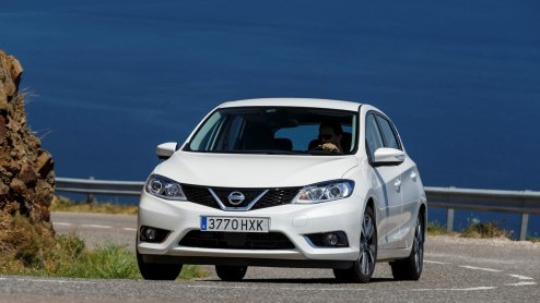 Rijtest nieuwe Nissan Pulsar: het nieuwe, absoluut ruimtewonder van Nissan. We reden de vijfdeurs hatchback in de autotest met de 1.2 DIG-T en de 1.5 dCi 110 diesel.