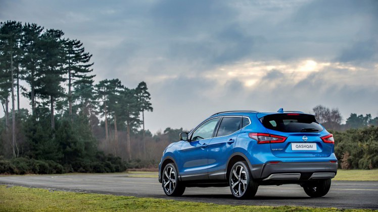 Nissan heeft de populaire Qashqai van een grondige facelift voorzien. Naast een nieuwe neus kreeg de auto een nieuwe topversie en semi-autonome rijtechnologie aan boord.