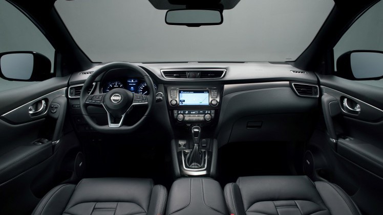 Nissan heeft de populaire Qashqai van een grondige facelift voorzien. Naast een nieuwe neus kreeg de auto een nieuwe topversie en semi-autonome rijtechnologie aan boord.
