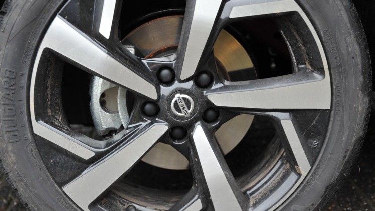 Nissan heeft de succesvolle Qashqai een facelift gegeven. De auto toont stoerder en krijgt elektronische toevoegingen met onder meer ProPilot.