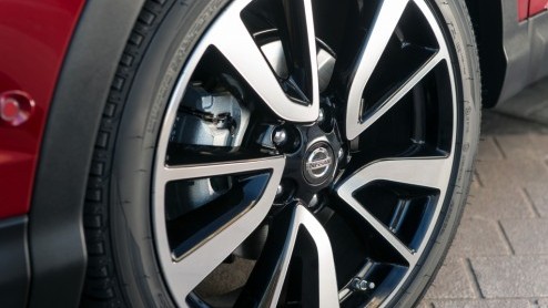 Autotest Nissan Qashqai 1.2 DIG-T. Eerste generatie Qashqai heeft Nissan geen windeieren gelegd.De crossover heeft werkelijk alle verwachtingen overtroffen. Heeft tweede generatie ook deze potentie?