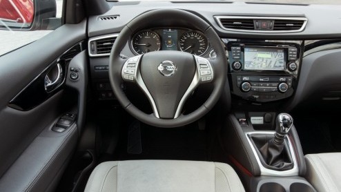 Autotest Nissan Qashqai 1.2 DIG-T. Eerste generatie Qashqai heeft Nissan geen windeieren gelegd.De crossover heeft werkelijk alle verwachtingen overtroffen. Heeft tweede generatie ook deze potentie?