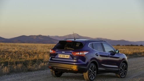 Autotest Nissan Qashqai 1.2 DIG-T. Eerste generatie Qashqai heeft Nissan geen windeieren gelegd.De crossover heeft werkelijk alle verwachtingen overtroffen. Heeft tweede generatie ook deze potentie?