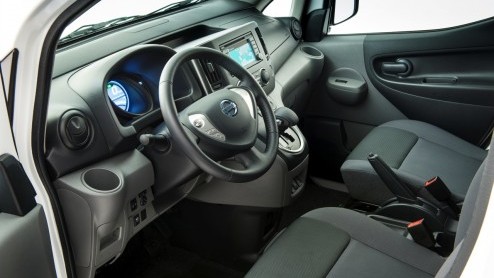 Elektrische personenbus Nissan e-NV200 in gebruik bij Taxi Electric Amsterdam.