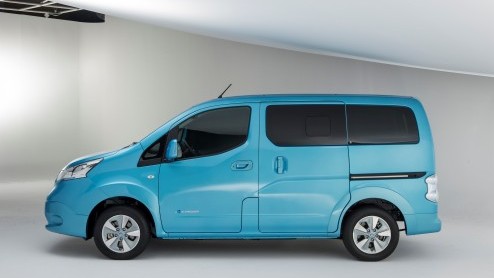 Nissan e-NV200 elektrische bestelauto gaat in de verkoop vanaf 20.578 euro. De personenversie introduceert Nissan onder de naam Evalia.