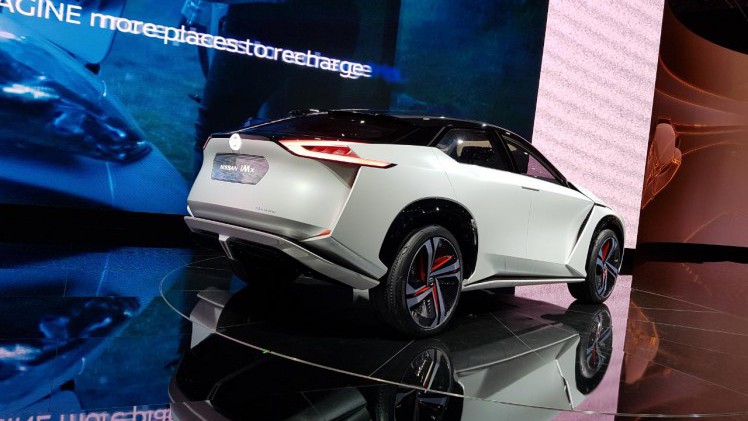 Nissan laat in Tokyo vooral zijn elektrische kant zien met de tentoonstellingsprimeur van de tweede generatie Leaf en de IMX, een concept van een elektrische SUV.