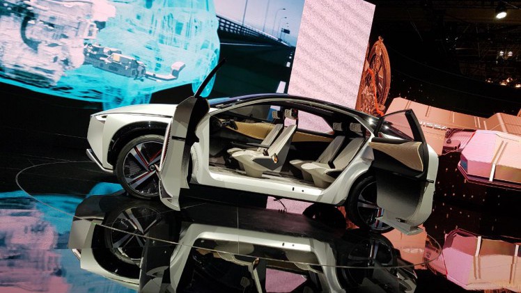 Nissan laat in Tokyo vooral zijn elektrische kant zien met de tentoonstellingsprimeur van de tweede generatie Leaf en de IMX, een concept van een elektrische SUV.