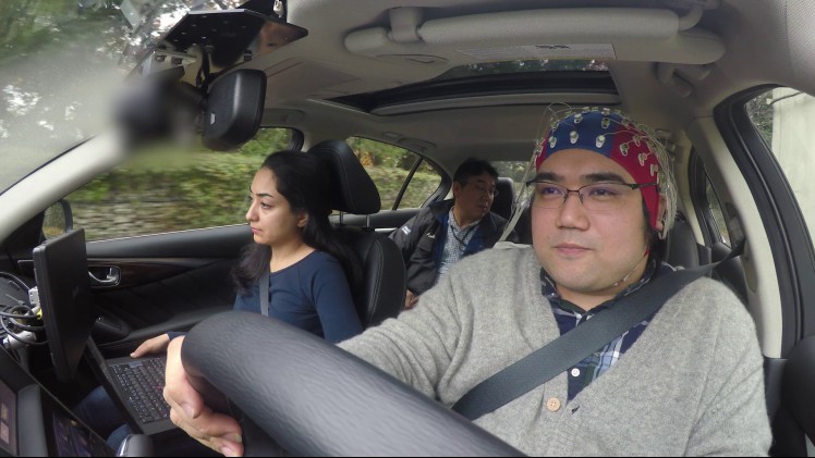 Nissan gebruikt signalen uit het menselijk brein om auto's beter te laten inspelen op plotselinge situaties.