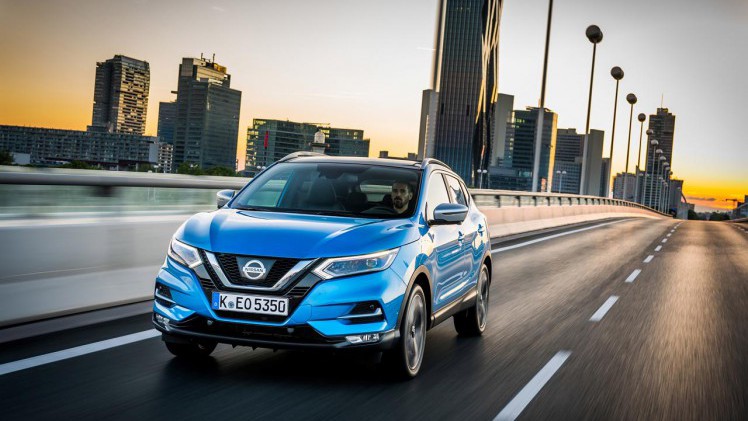 Nissan voert op de Qashqai een facelift door. Daarbij worden ook de uitrusting en afwerking aangescherpt.