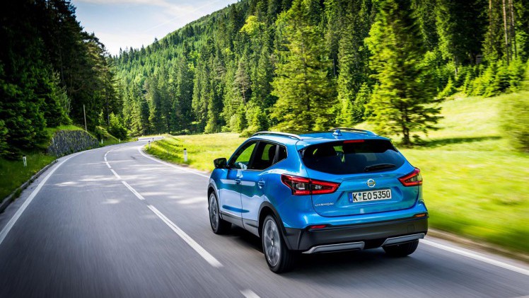 Nissan voert op de Qashqai een facelift door. Daarbij worden ook de uitrusting en afwerking aangescherpt.