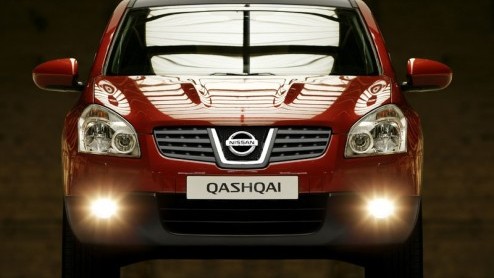 Nissan laat ons de Qashqai zien, deze moet de Almera doen vergeten. Iets wat ons niet zo heel moeilijk lijkt.