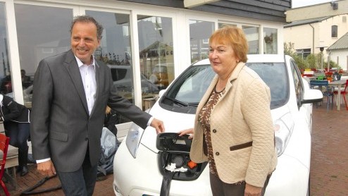 Vloot 100 stuks Nissan Leaf voor autodeelproject Terschelling.